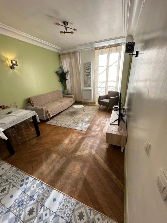 Bel Rue Oberkampf * Paris